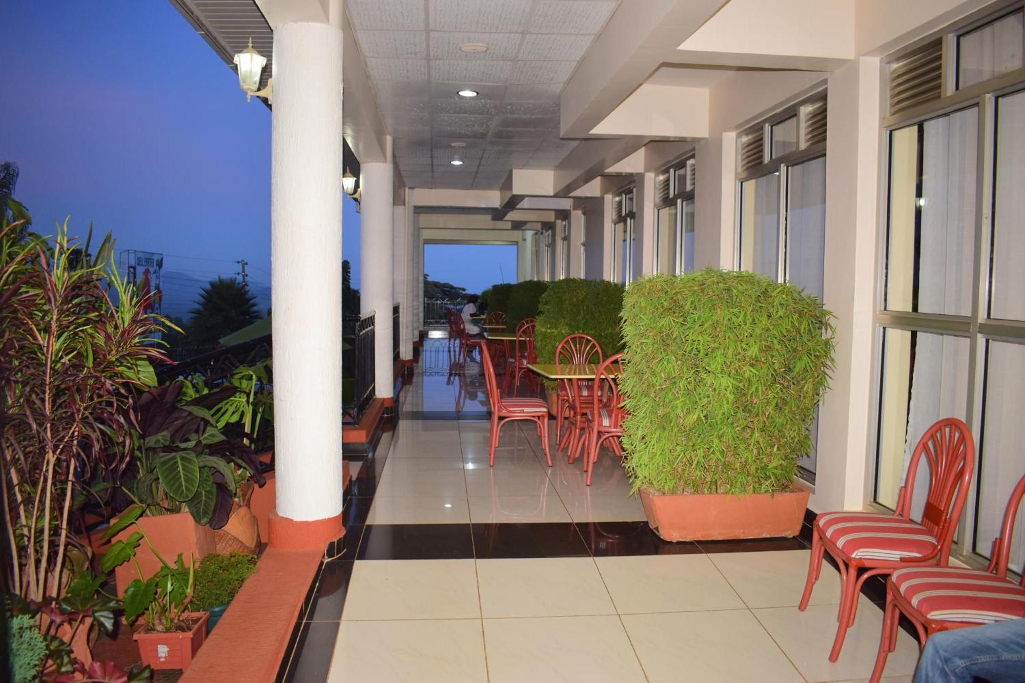 Meru Slopes Hotel Ngoại thất bức ảnh