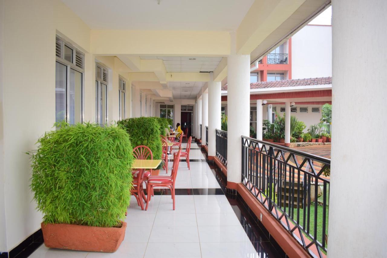Meru Slopes Hotel Ngoại thất bức ảnh